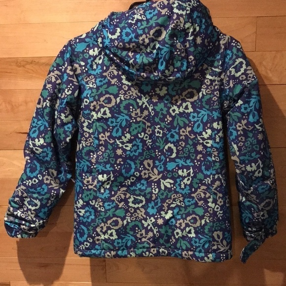 4 for $25
girls columbia coat rip on right arm - Picture 8 of 8